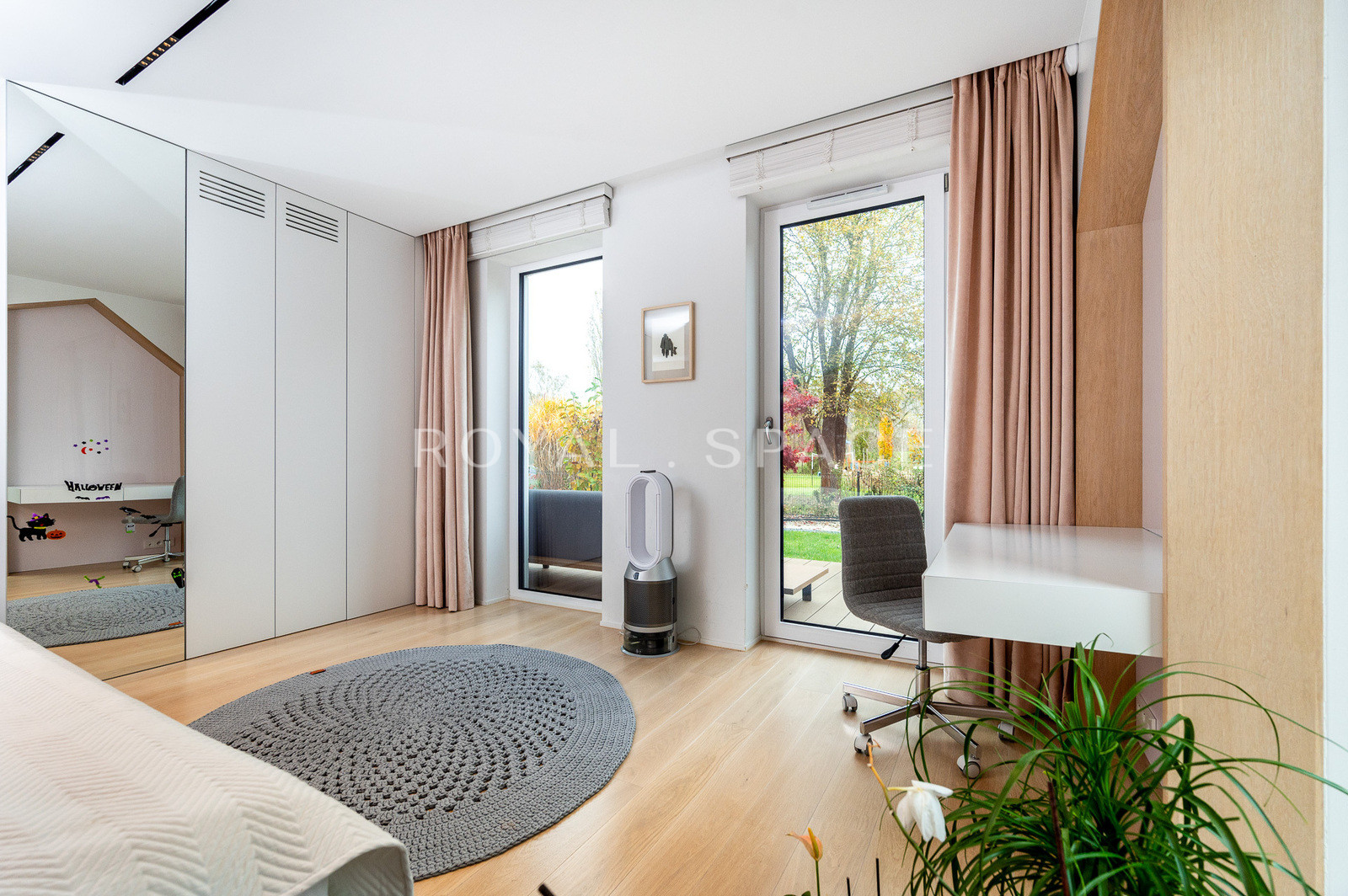 Unikalny apartament z prywatnym ogrodem o pow. 4a!