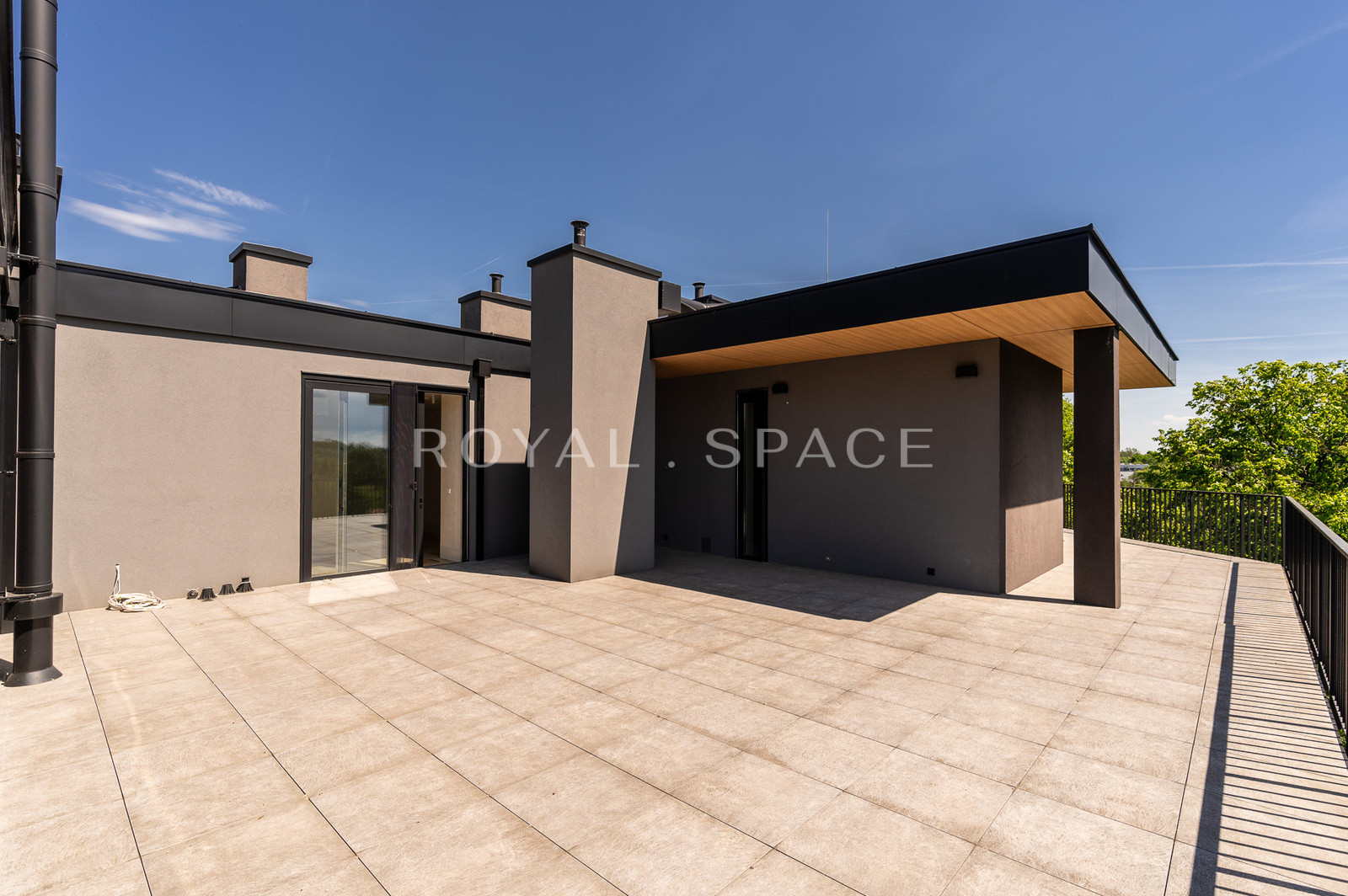 Taras 139 m², widok, prywatność – topowy penthouse