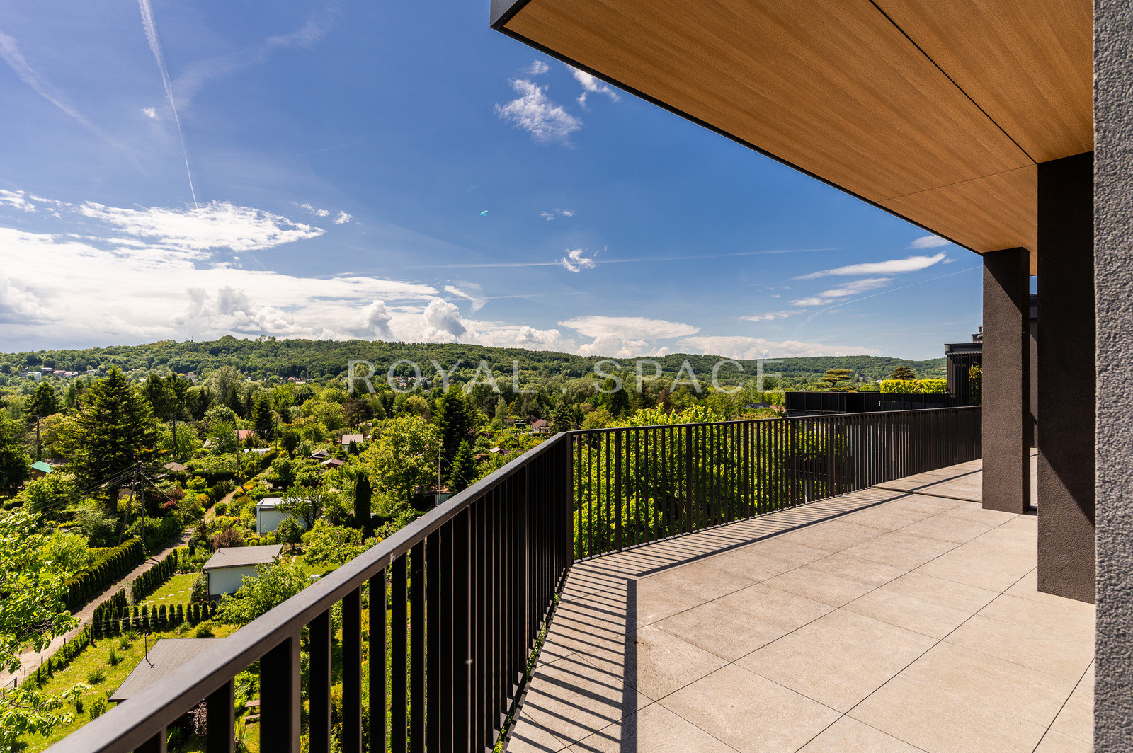 Taras 139 m², widok, prywatność – topowy penthouse