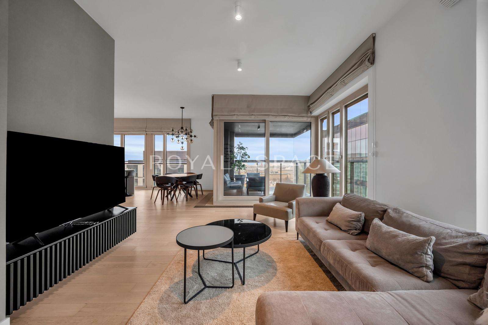 Apartament na 13 piętrze w Mennica Residence!