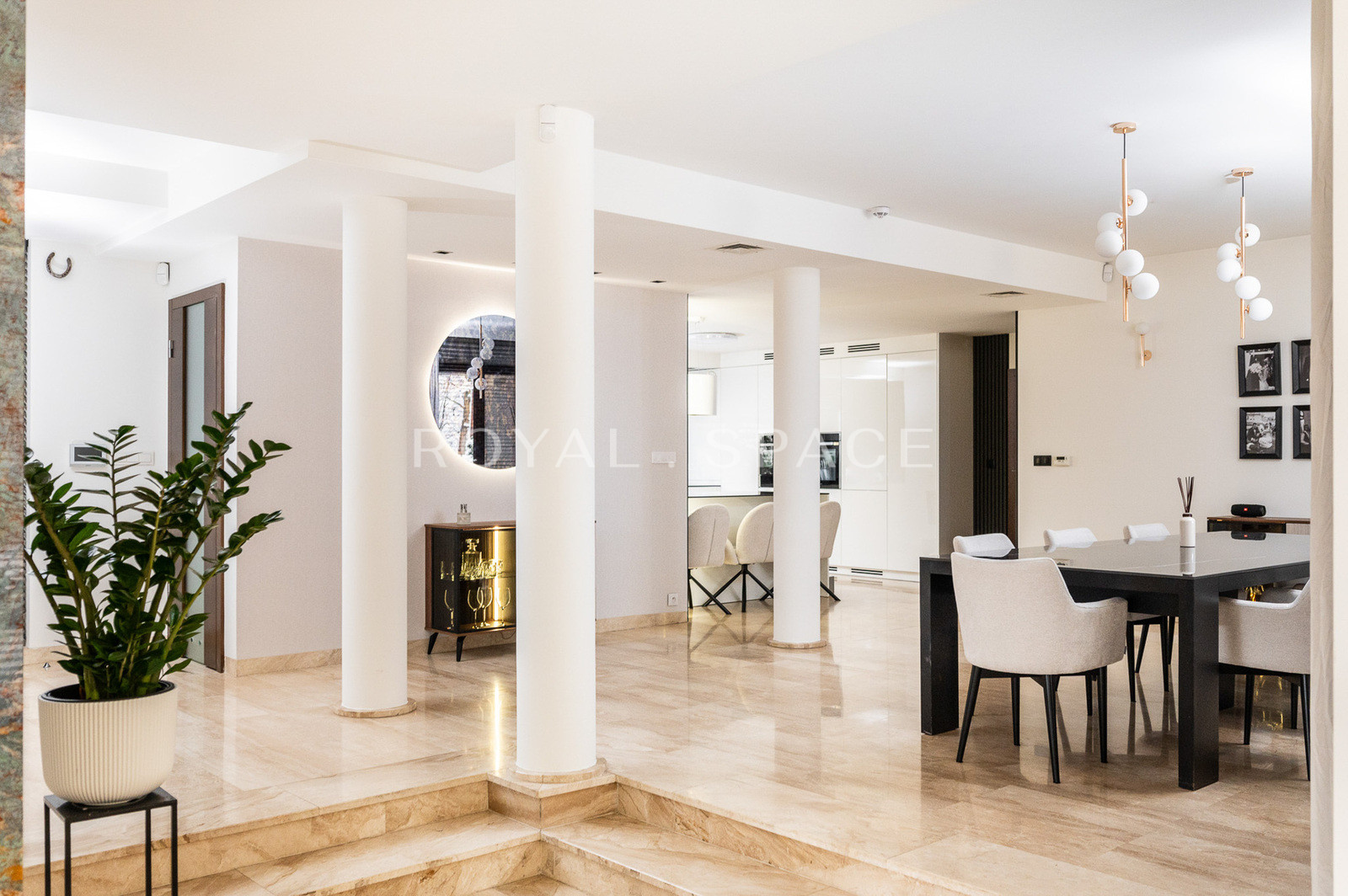 Luxury villa with jacuzzi, sauna and large garden