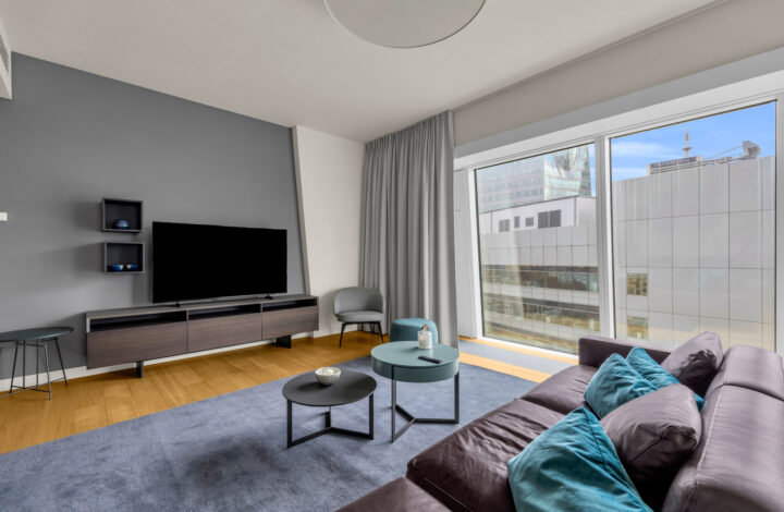 Spacious Apartment at Złota 44!