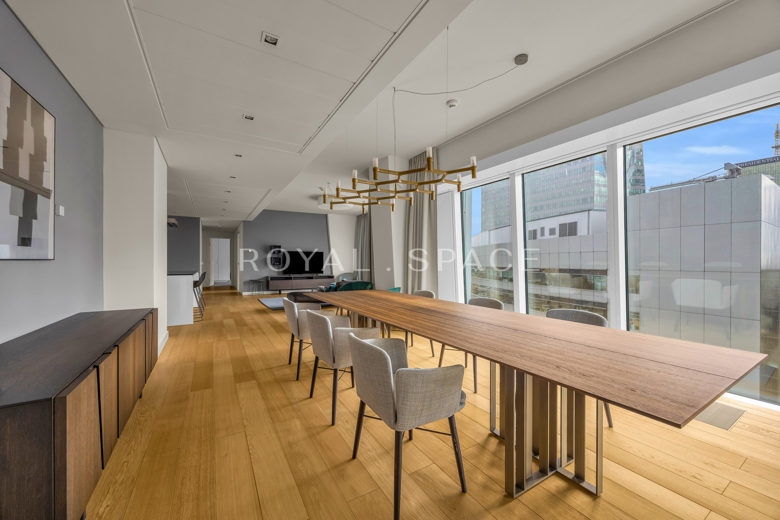 Przestronny Apartament na Złotej 44!