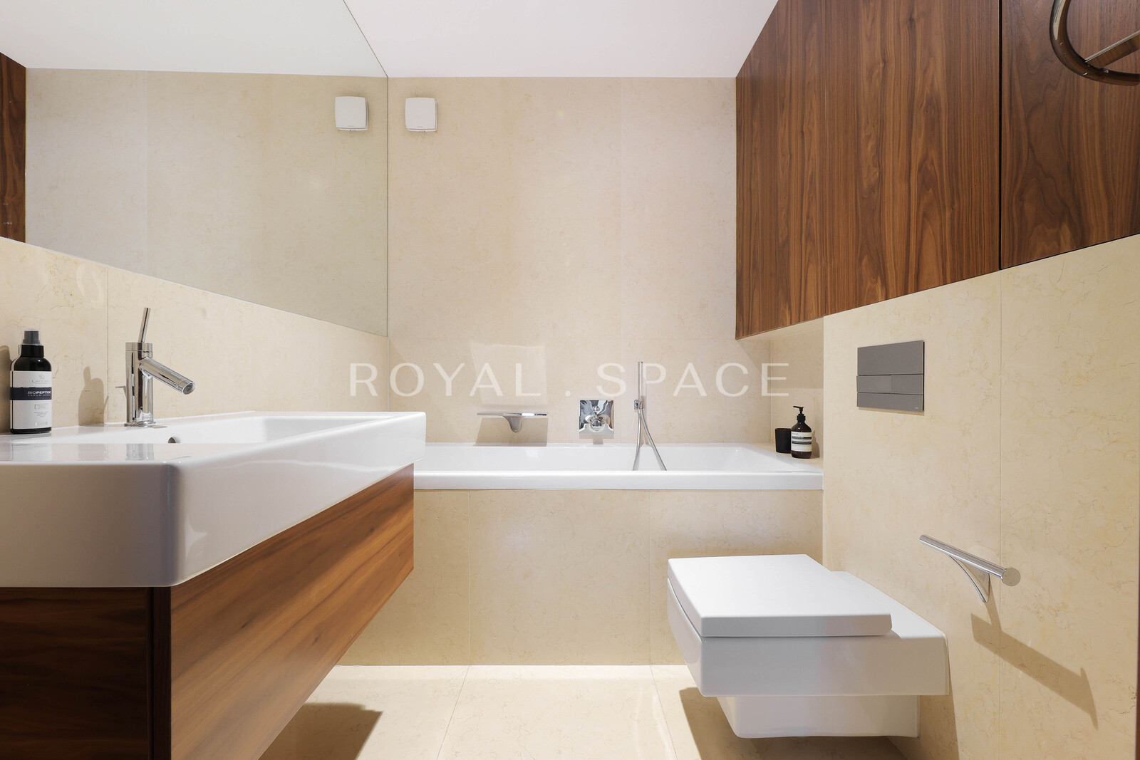 Trzypoziomowy apartament w sercu miasta | Czysta