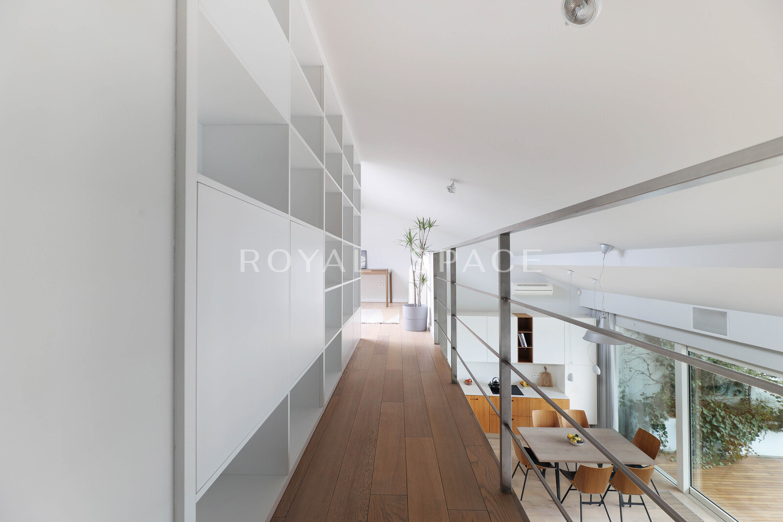 Trzypoziomowy apartament w sercu miasta | Czysta