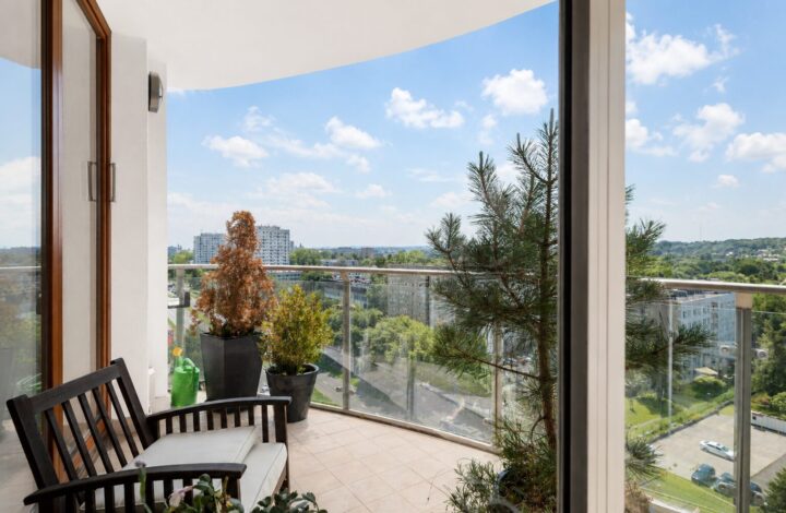 Apartament z przeszkleniami w Tarasy Verona