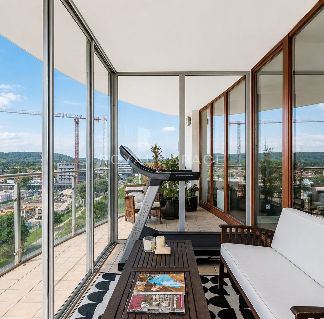 Apartament z przeszkleniami w Tarasy Verona