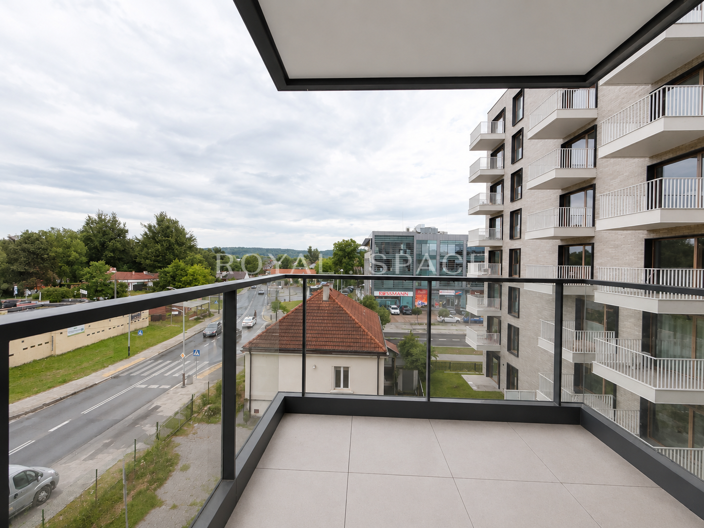Bright Apartment with Balcony | Lindego 2