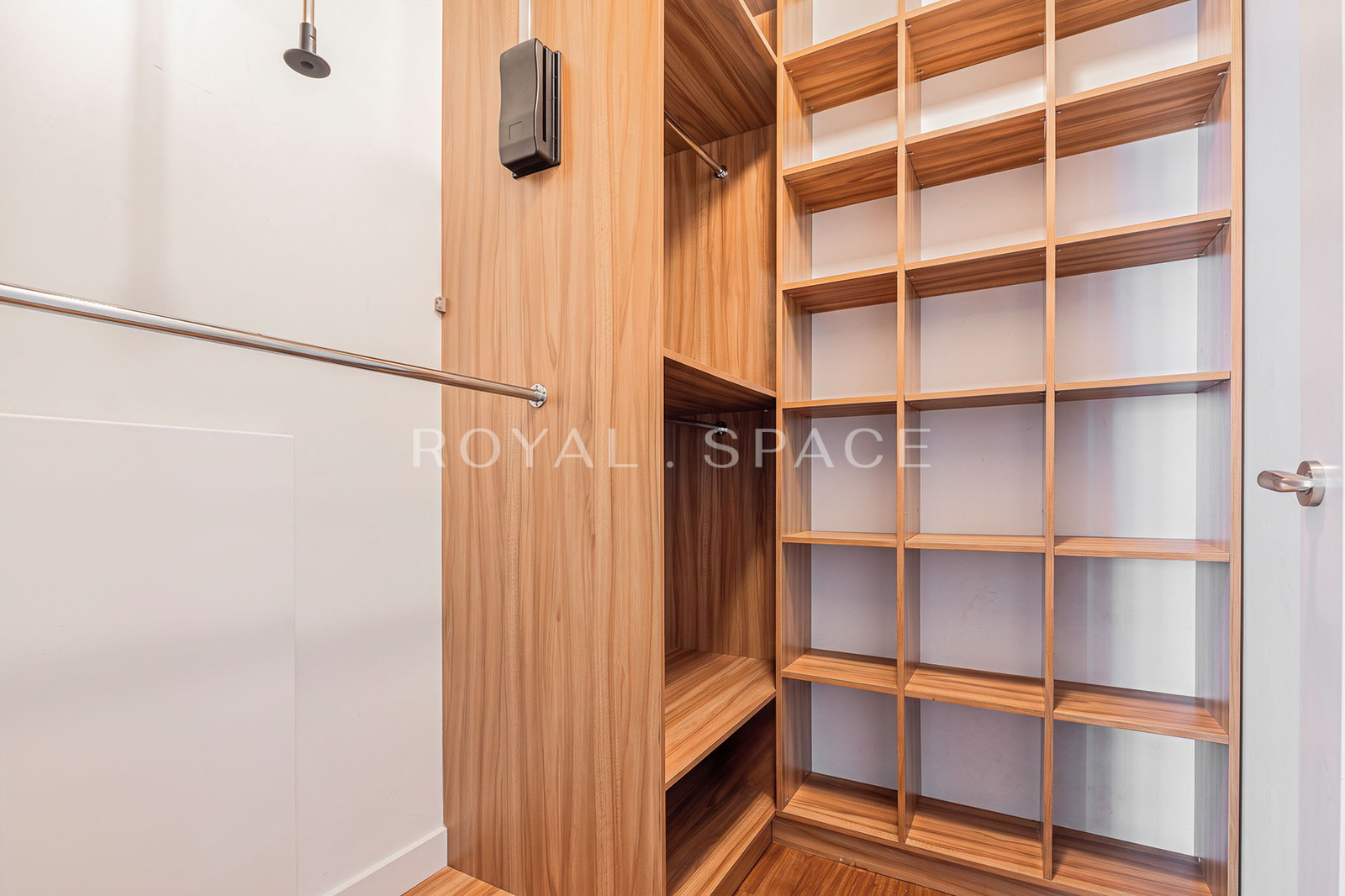4 Rooms | Premium Apartment on Grzybowska Street