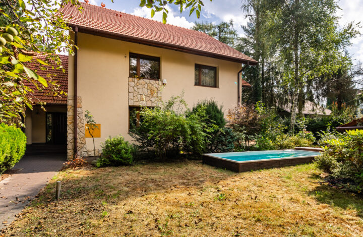 Cozy house with Pool and Terrace!