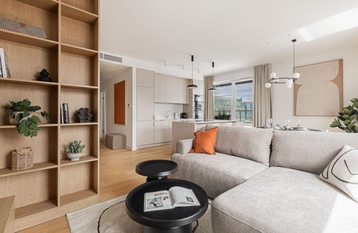 4-Room Apartment with Terrace | Domaniewska