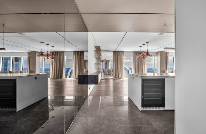Złota 44 | Penthouse with a panoramic view