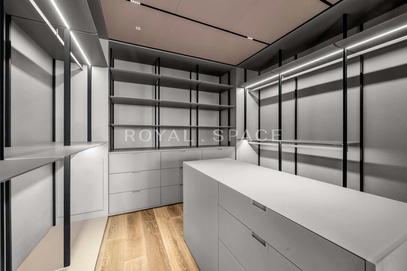 Złota 44 | Penthouse with a panoramic view