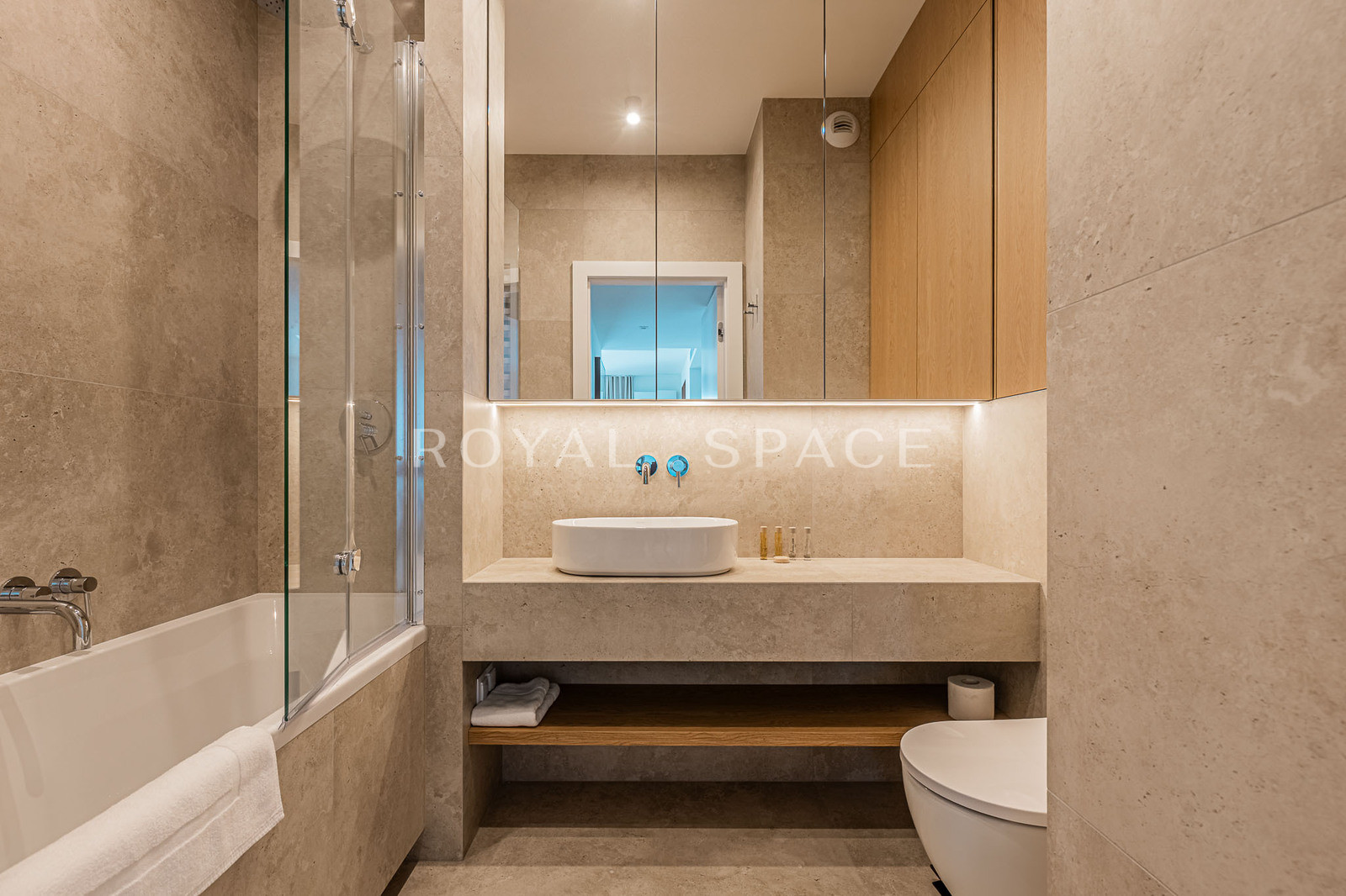 Exclusive apartment | 90 sqm Terrace | 2 Parkings