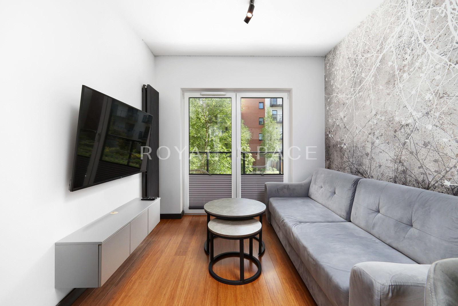 Bright apartment with parking! | Salsa Lokum