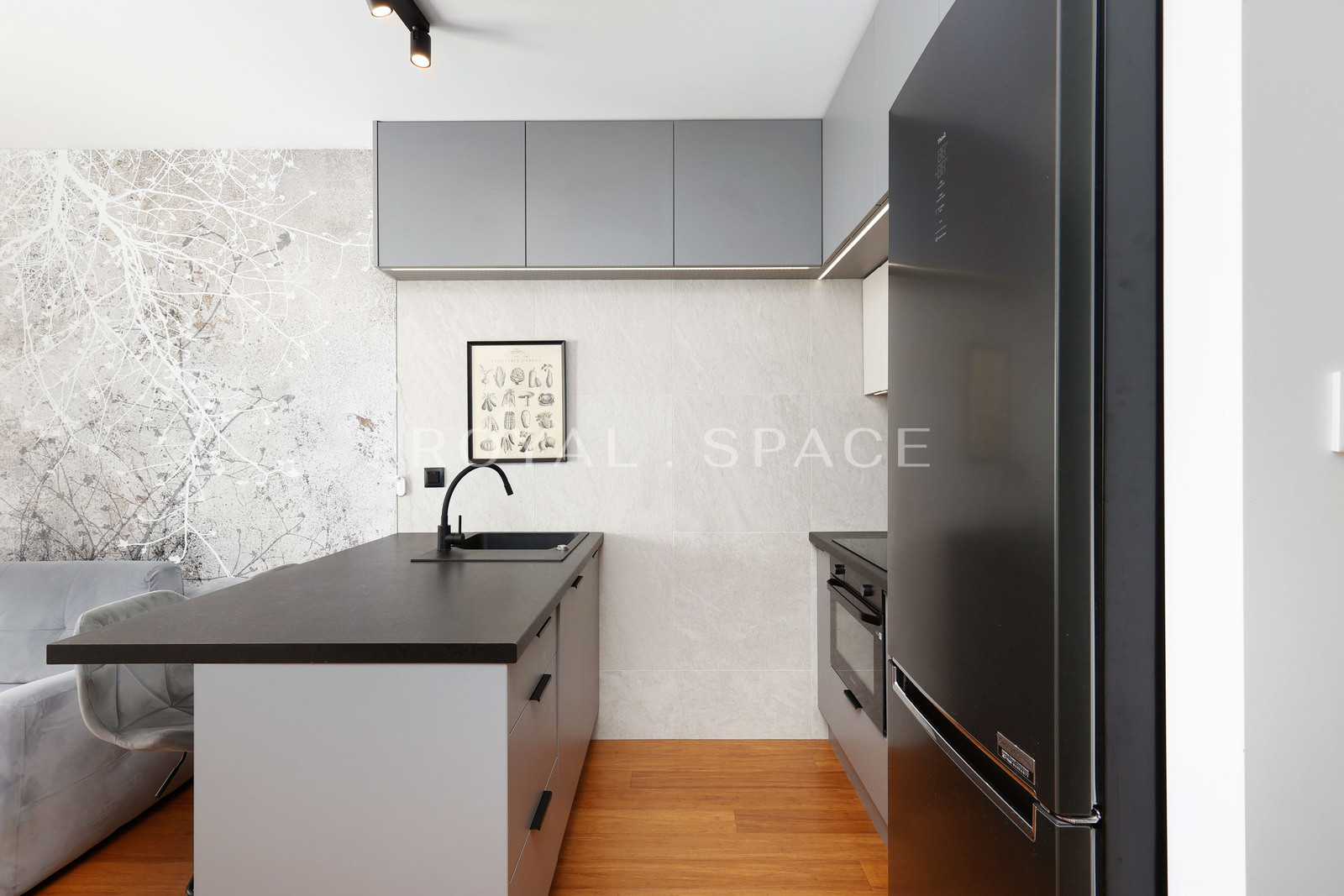Bright apartment with parking! | Salsa Lokum