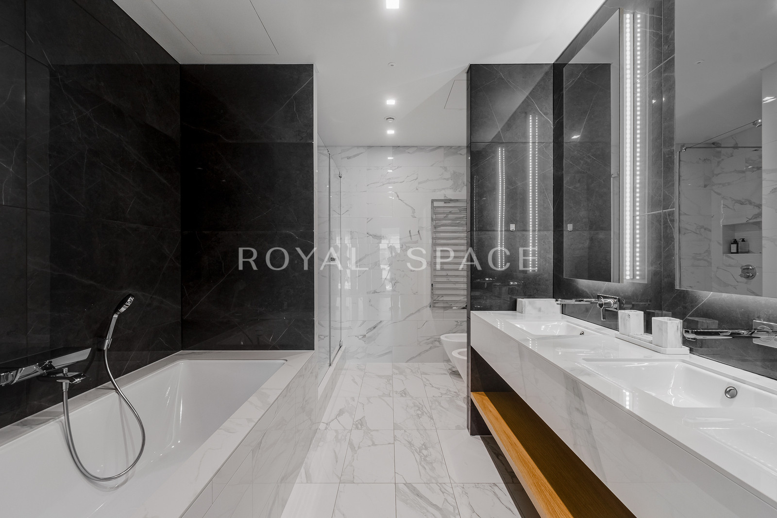 4 bedrooms apartment in Złota 44!