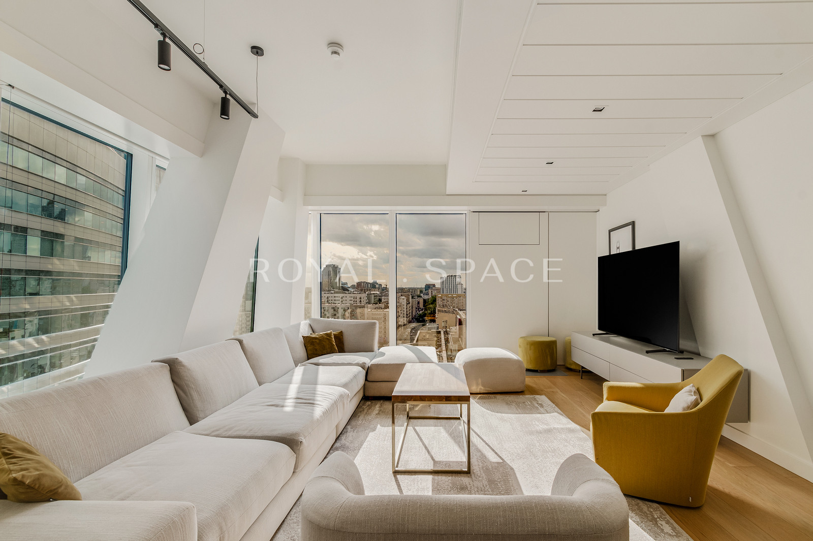 4 bedrooms apartment in Złota 44!