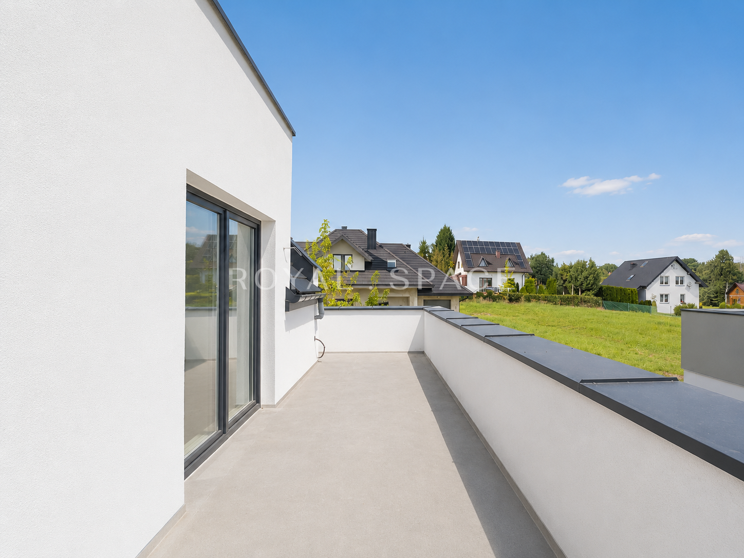 Residence with Pool and 20-Are Plot