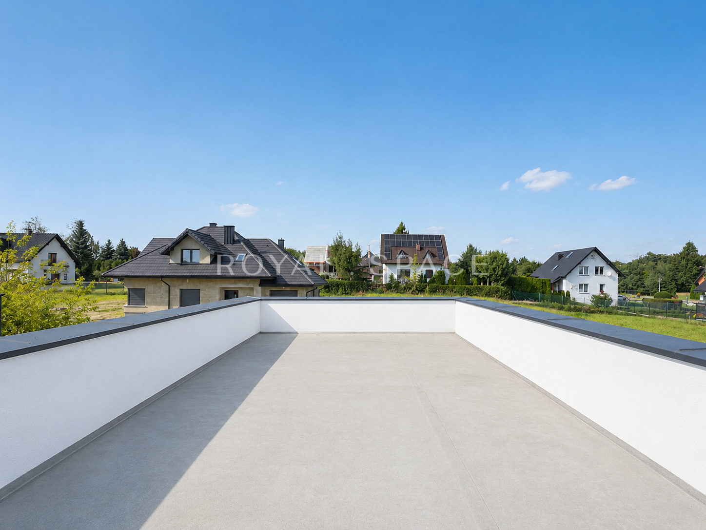 Residence with Pool and 20-Are Plot