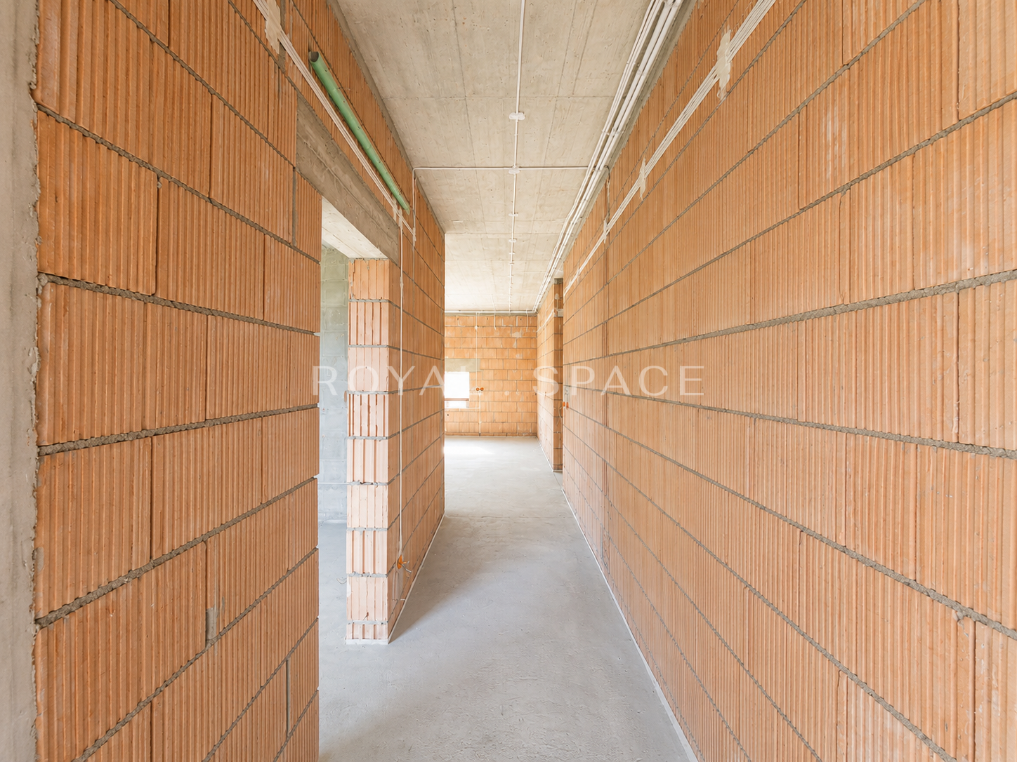 Residence with Pool and 20-Are Plot