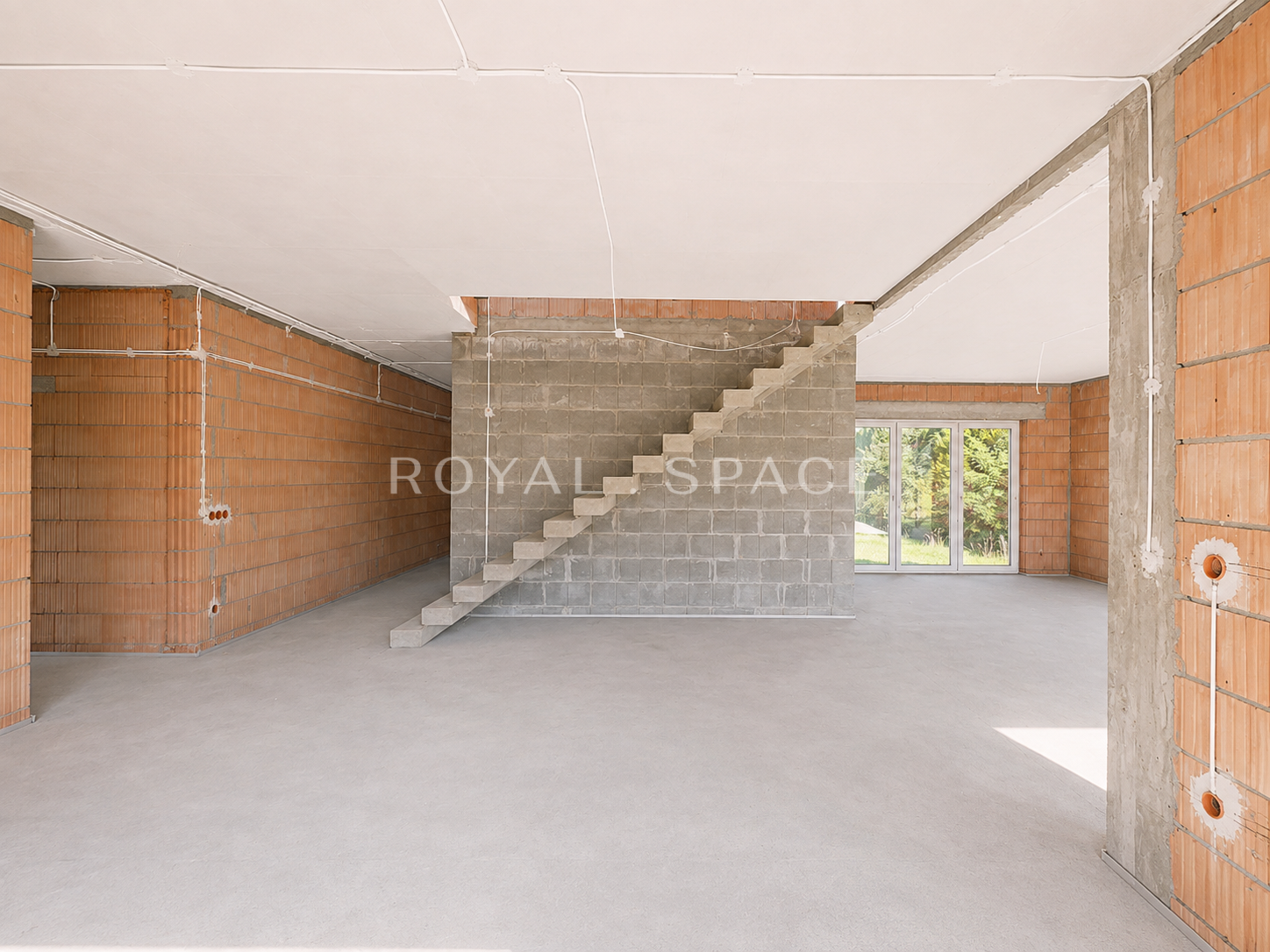 Residence with Pool and 20-Are Plot