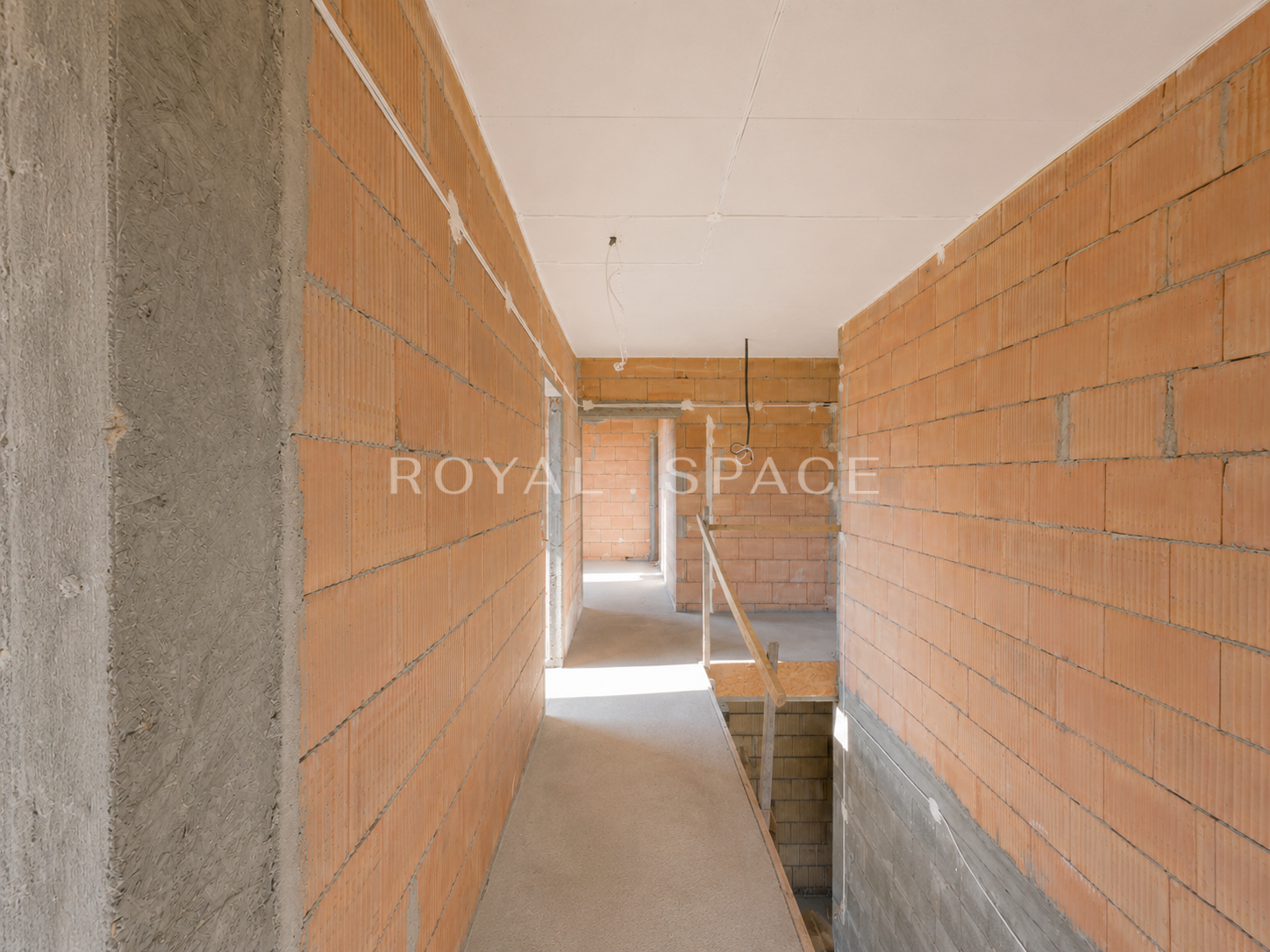 Residence with Pool and 20-Are Plot