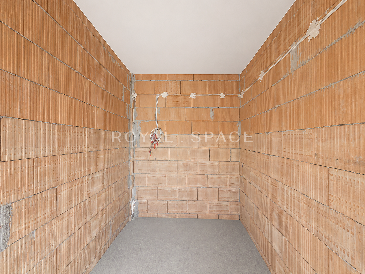 Residence with Pool and 20-Are Plot
