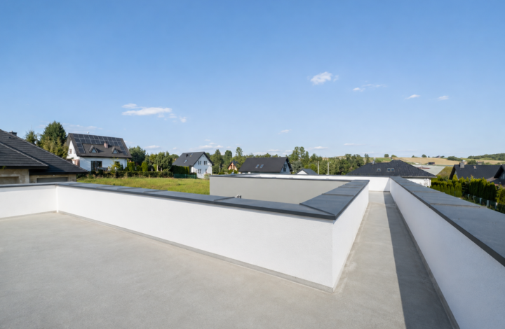 Residence with Pool and 20-Are Plot