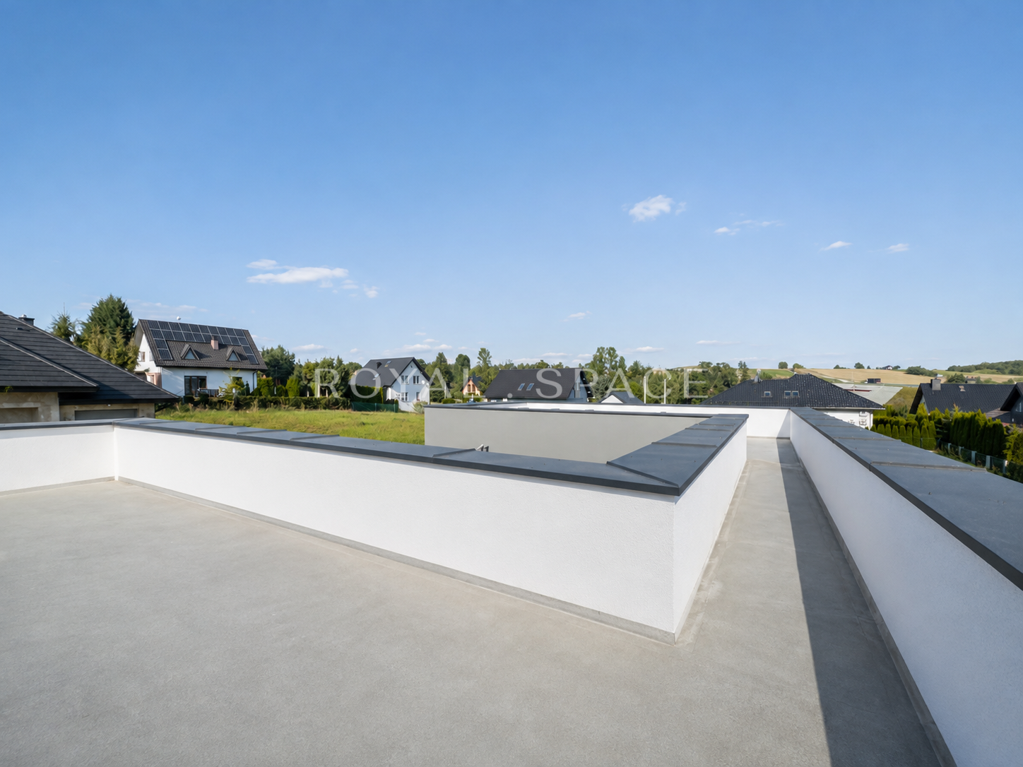Residence with Pool and 20-Are Plot