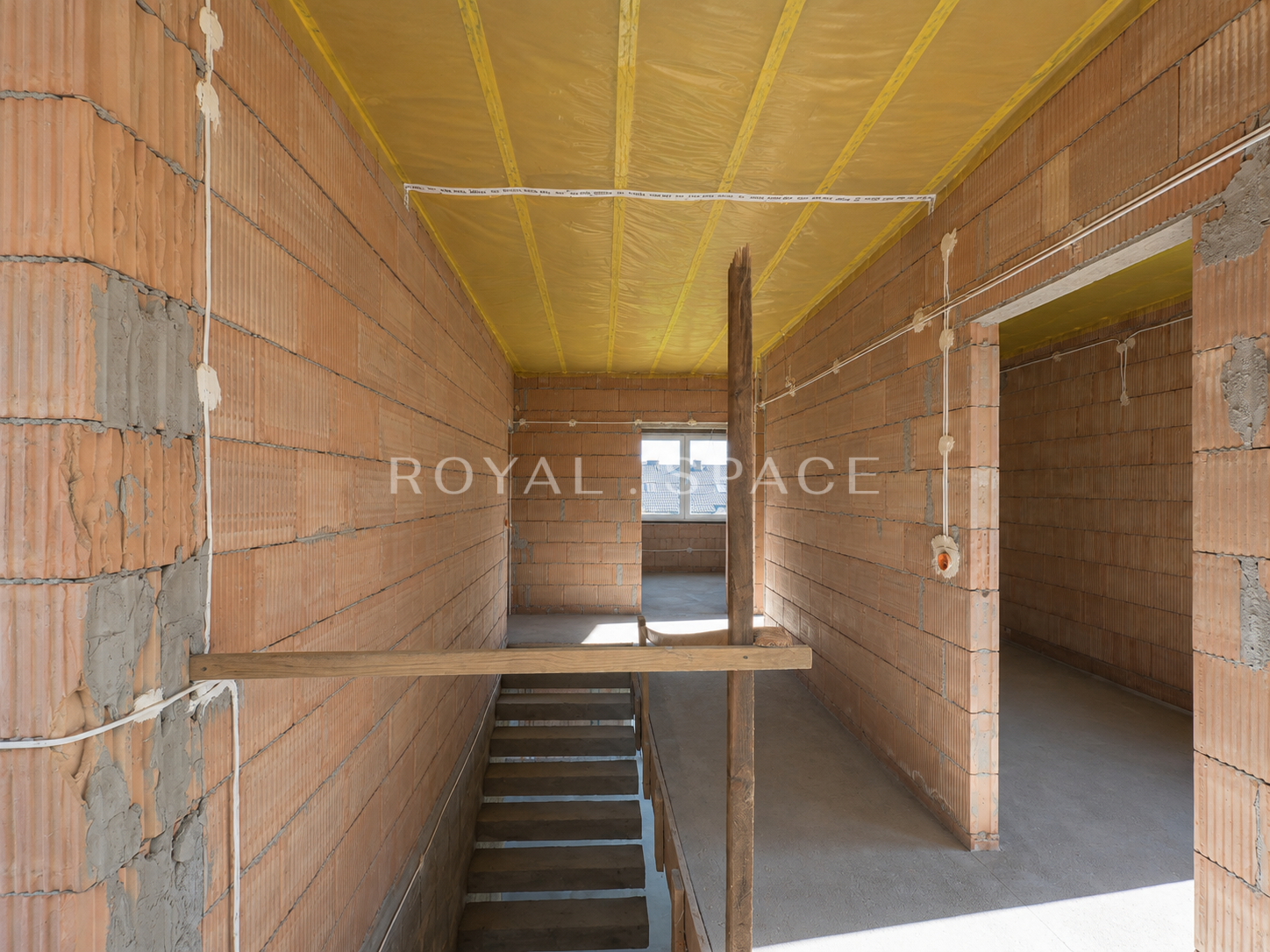 Residence with Pool and 20-Are Plot