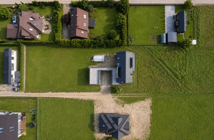 Residence with Pool and 20-Are Plot