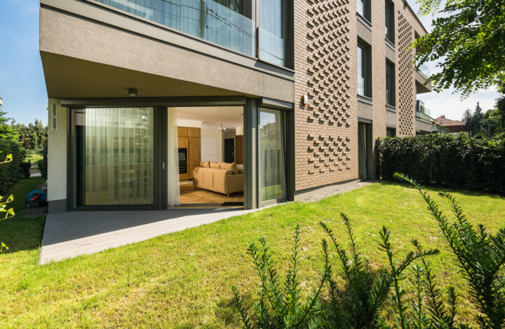Apartament na Woli Justowskiej z ogrodem