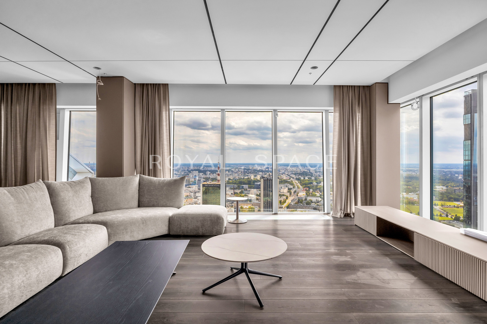 Złota 44 | Penthouse z panoramicznym widokiem