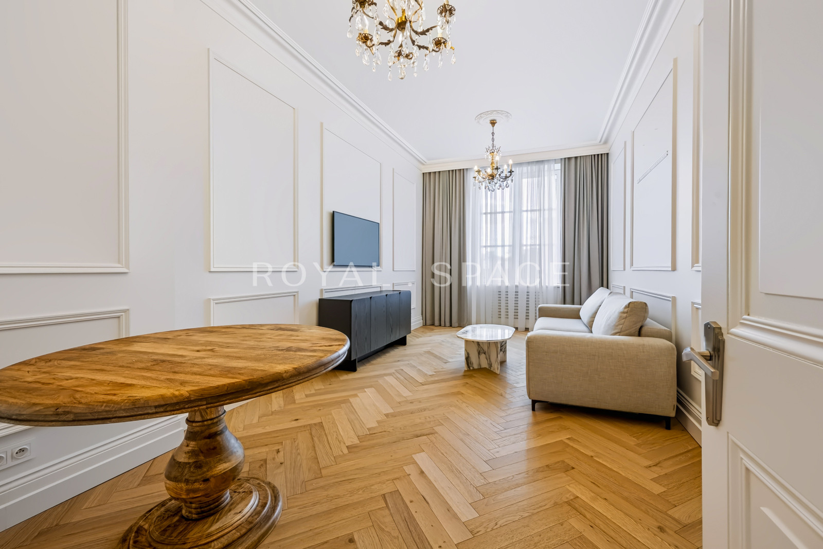 Apartament w odrestaurowanej kamienicy | Winda