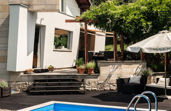 Unique house with pool and beautiful garden!