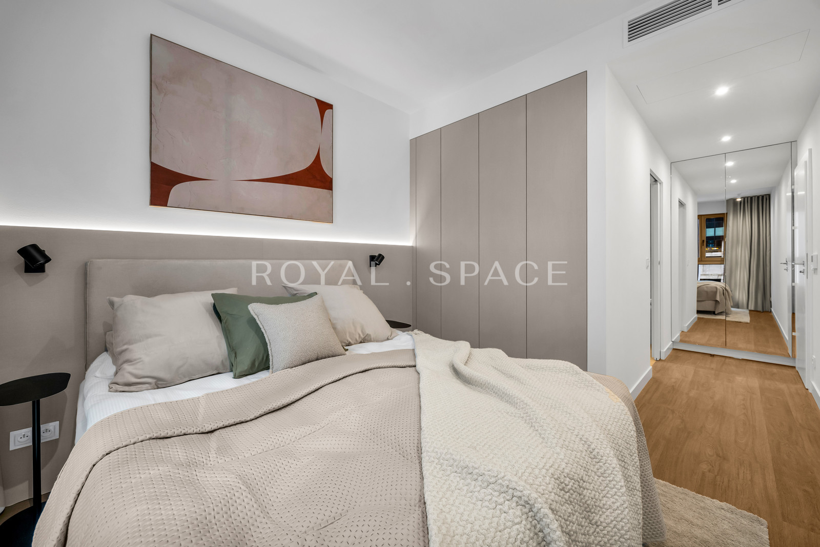 Ekskluzywny duży apartament | Towarowa Square