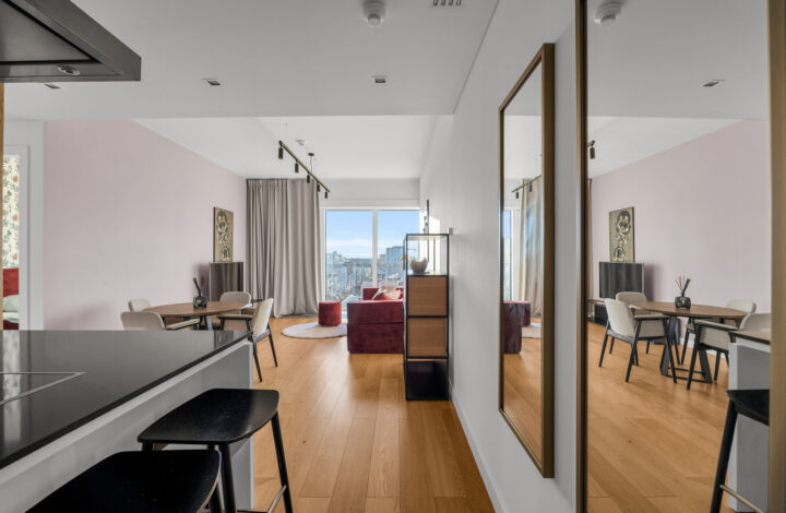 Złota 44 | Jasny przestronny apartament
