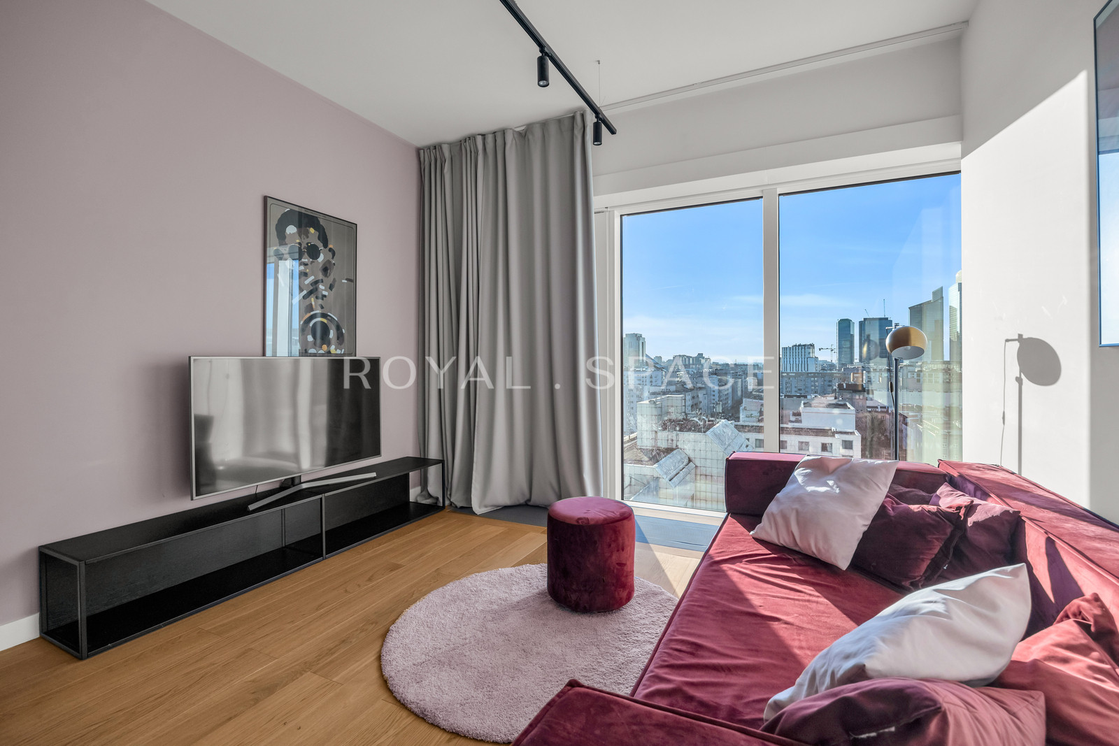 Złota 44 | Jasny przestronny apartament