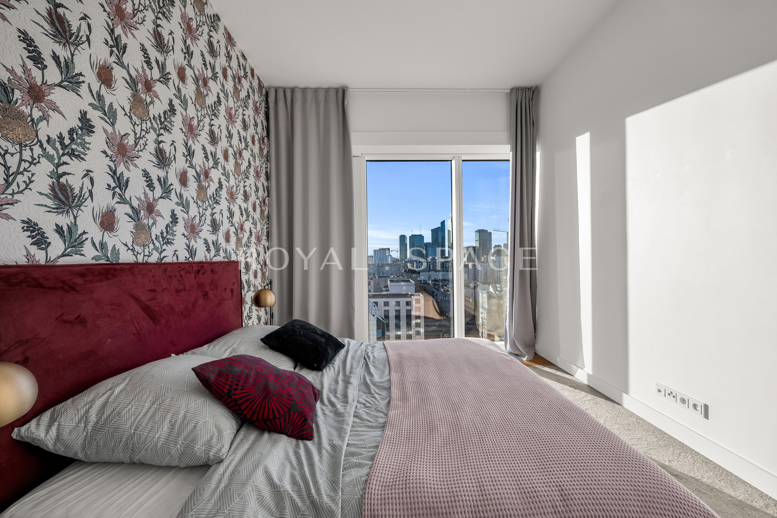 Złota 44 | Jasny przestronny apartament
