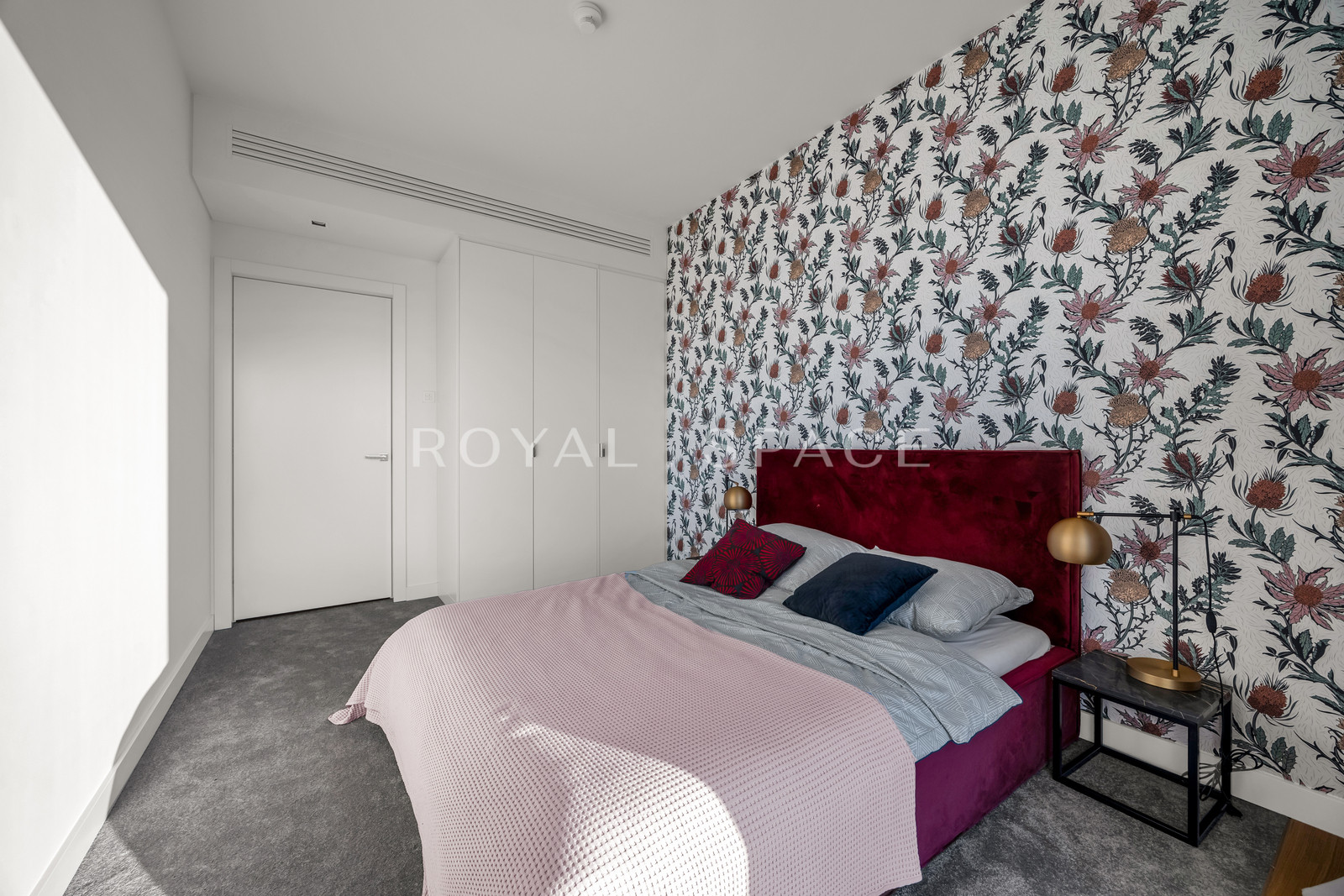 Złota 44 | Jasny przestronny apartament