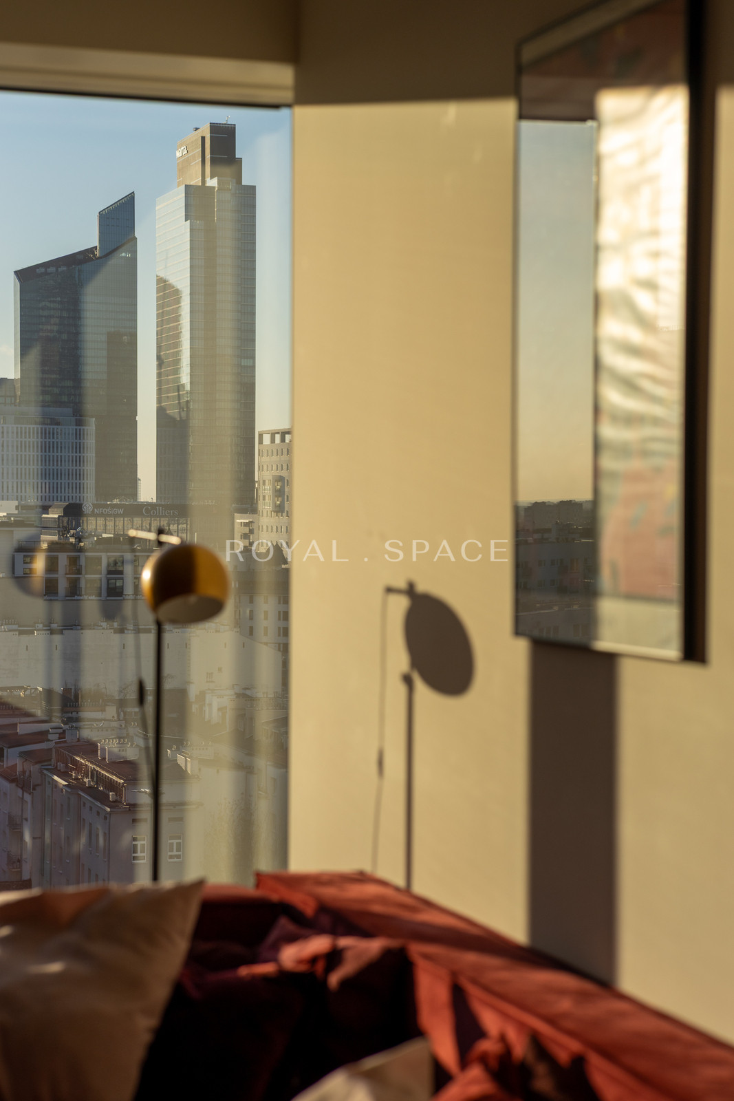 Złota 44 | Jasny przestronny apartament