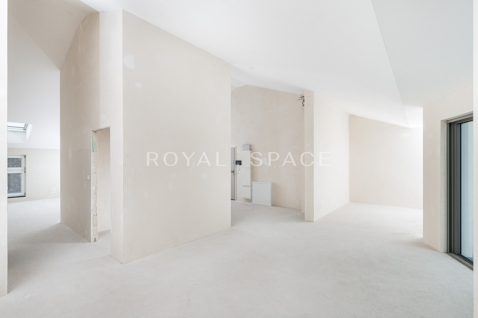Niezwykły apartament z wysokimi sufitami | SP