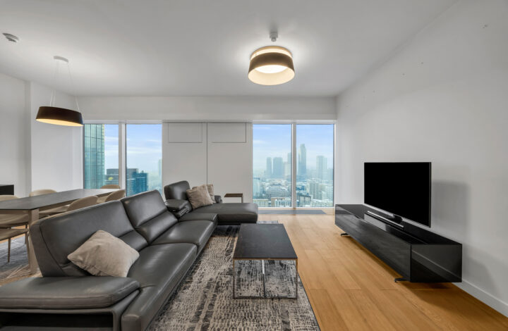 Złota 44 | Jasny przestronny apartament