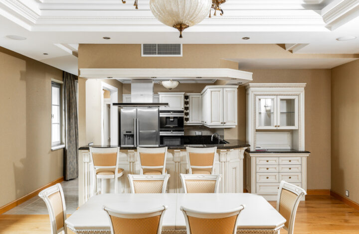 Stunning Classic Luxury Apartment at Angel Wawel