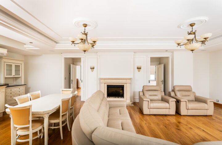 Stunning Classic Luxury Apartment at Angel Wawel