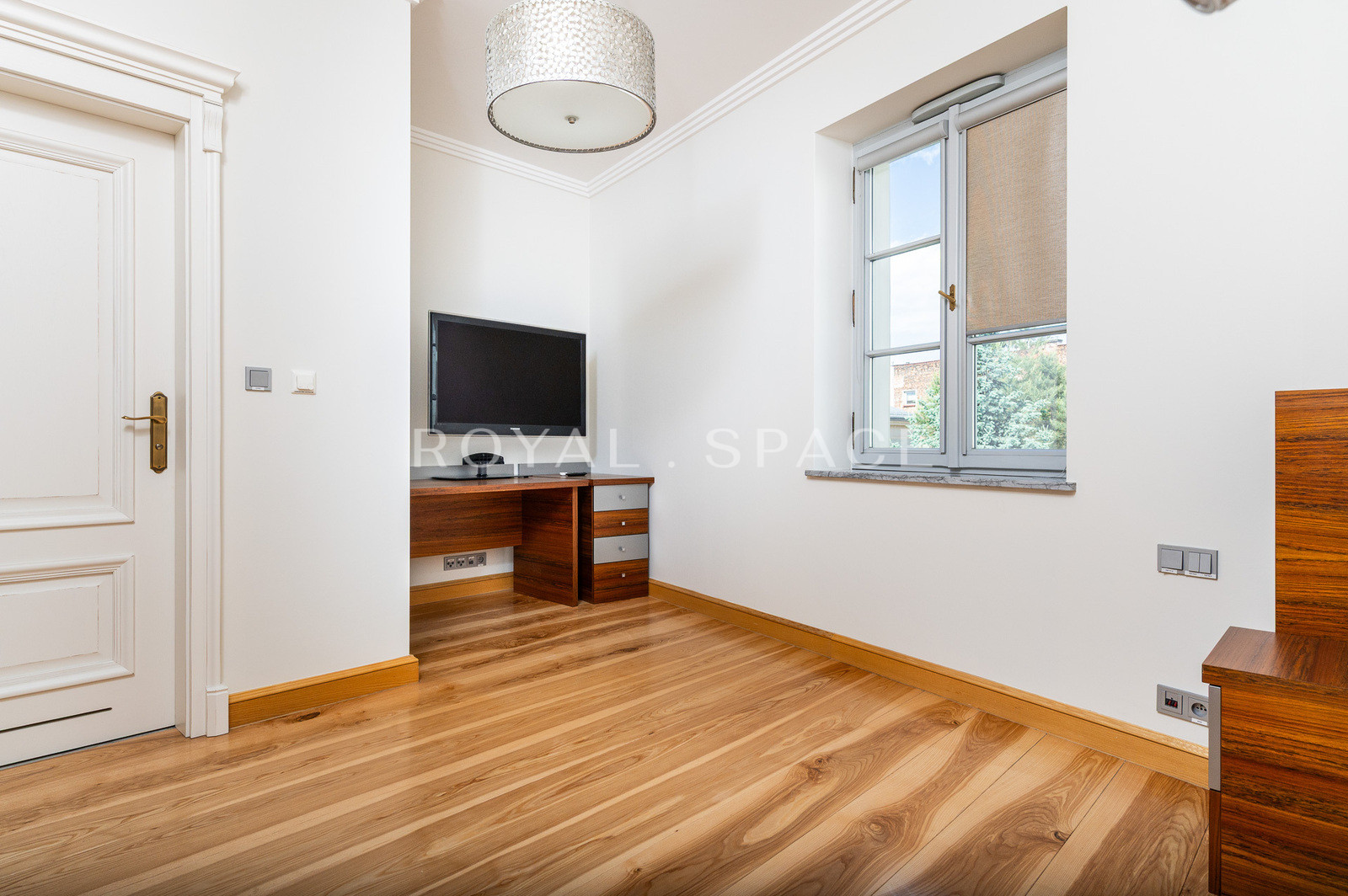 Stunning Classic Luxury Apartment at Angel Wawel