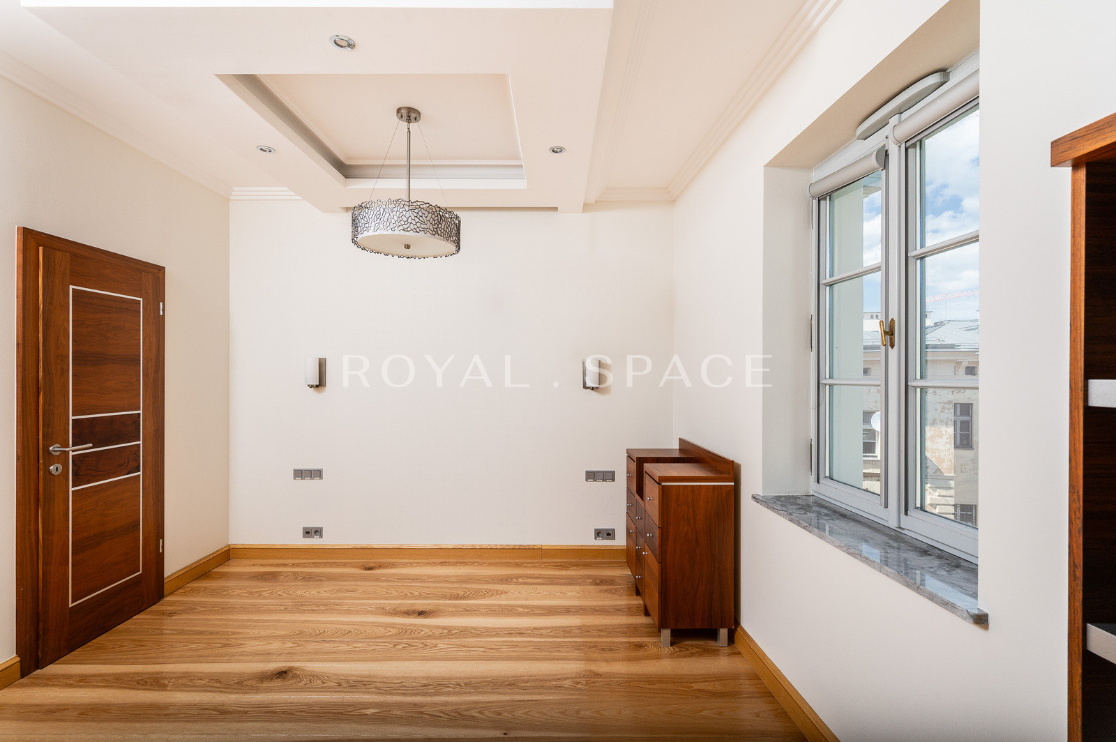 Stunning Classic Luxury Apartment at Angel Wawel