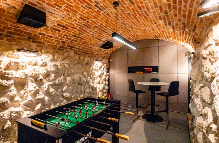 Stunning Classic Luxury Apartment at Angel Wawel