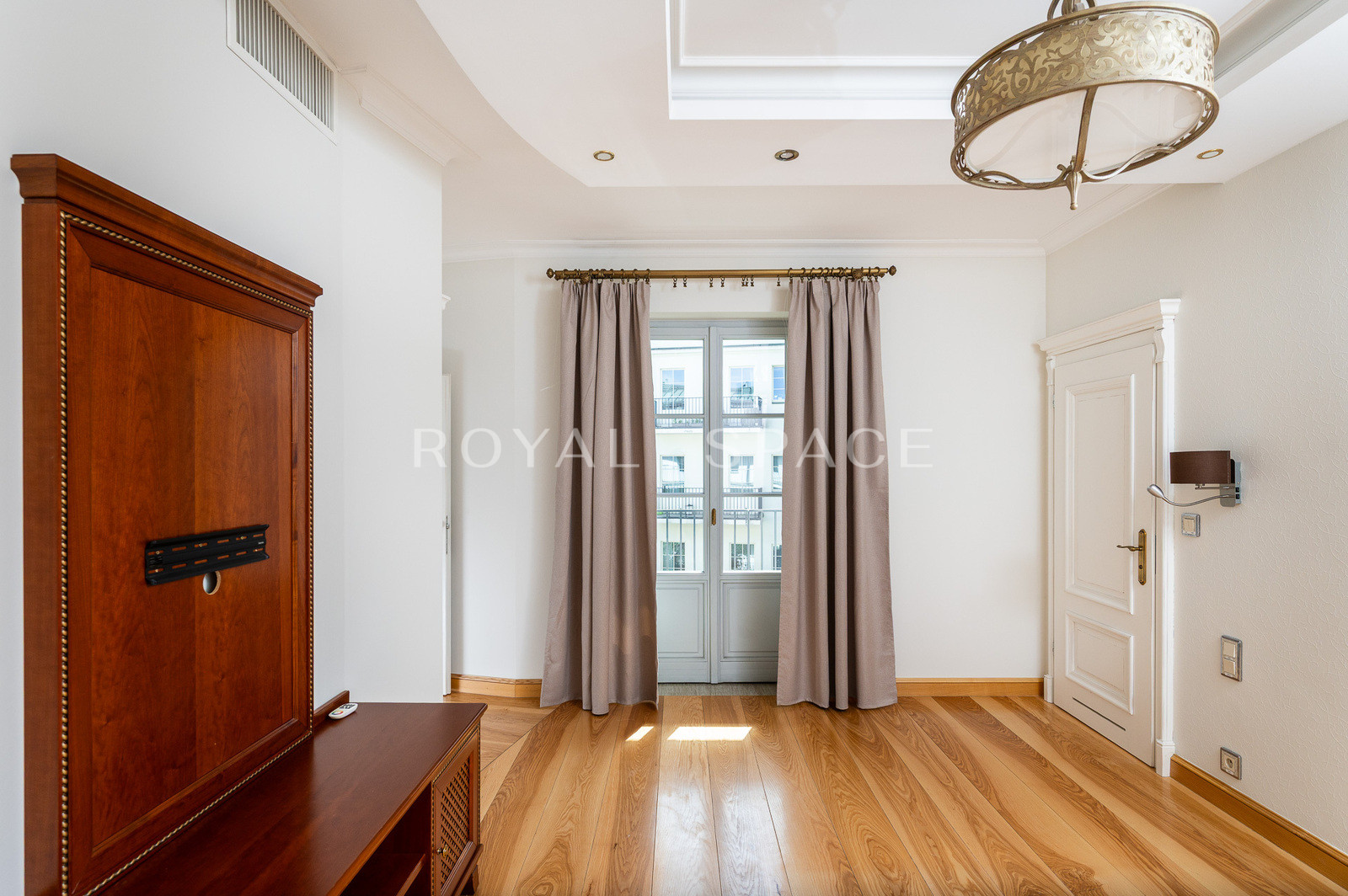 Stunning Classic Luxury Apartment at Angel Wawel